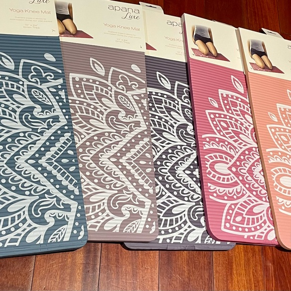 Apana Luxe- Knee, Elbow, Head cushion. Extra support when U workout. 10mm thick. - Picture 4 of 9